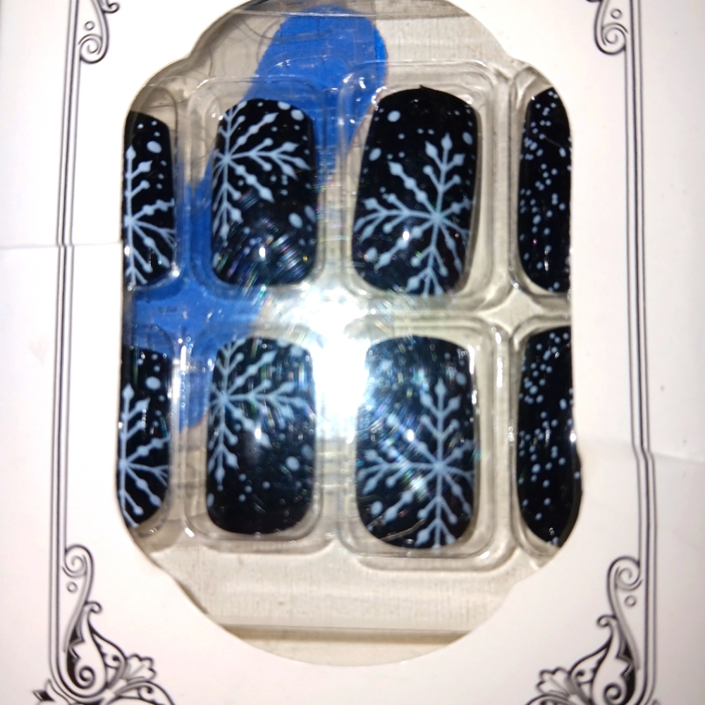 Black Snowflake Square Tip Press On Fingernails set of (24)